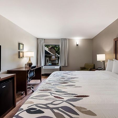 Red Roof Inn Newport News - Yorktown Extérieur photo